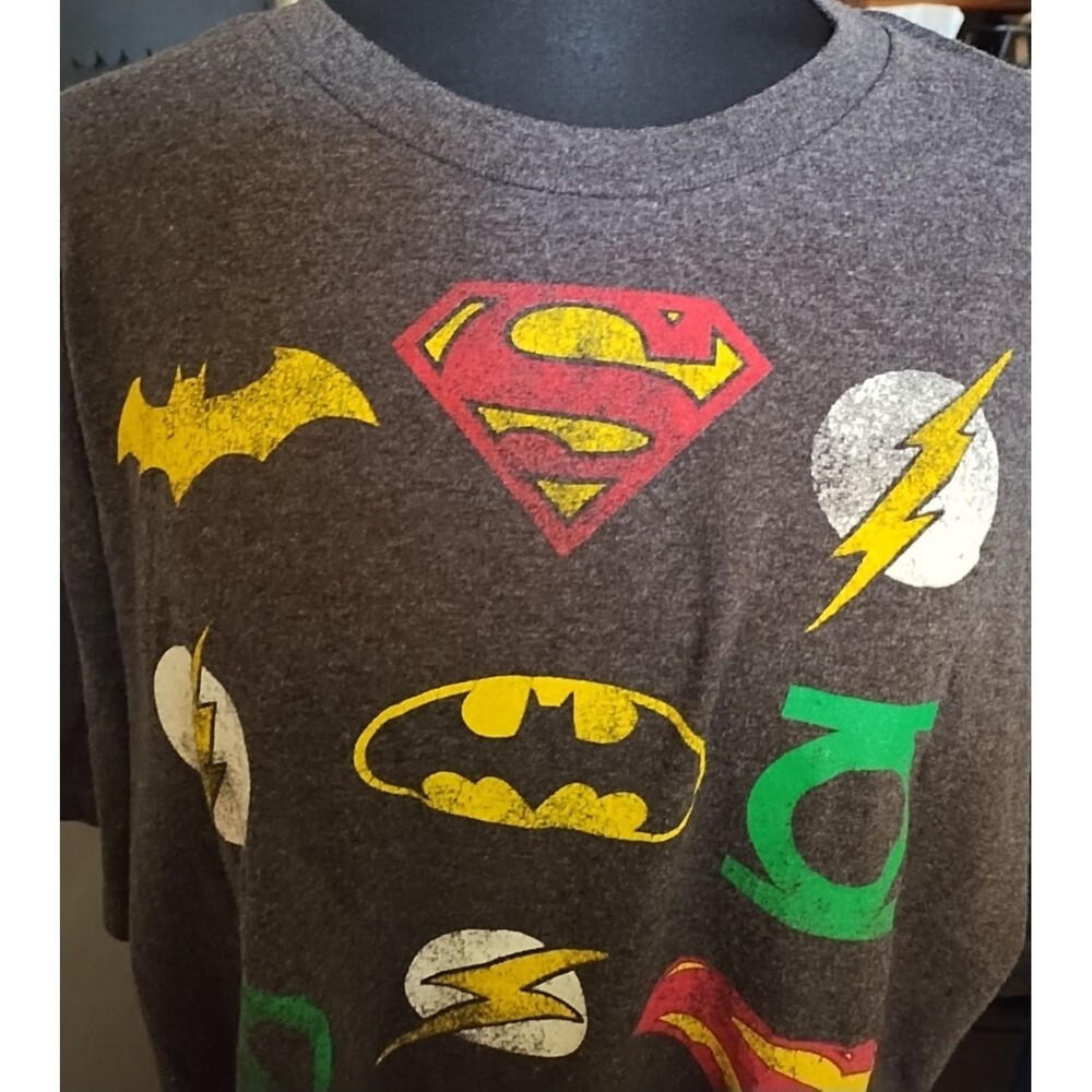 DC Comics Originals 2X Cotton Polyester Black Graphic Tee Clearance Sale 💲